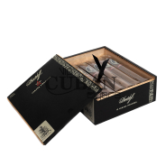 Davidoff  Yamasa Piramide